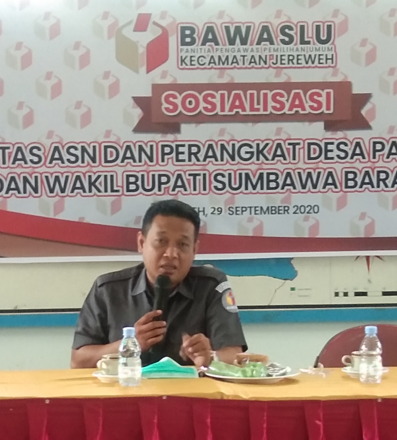 Bawaslu Sumbawa Barat Ingatkan ASN dan Perangkat Desa Jaga Netralitas.