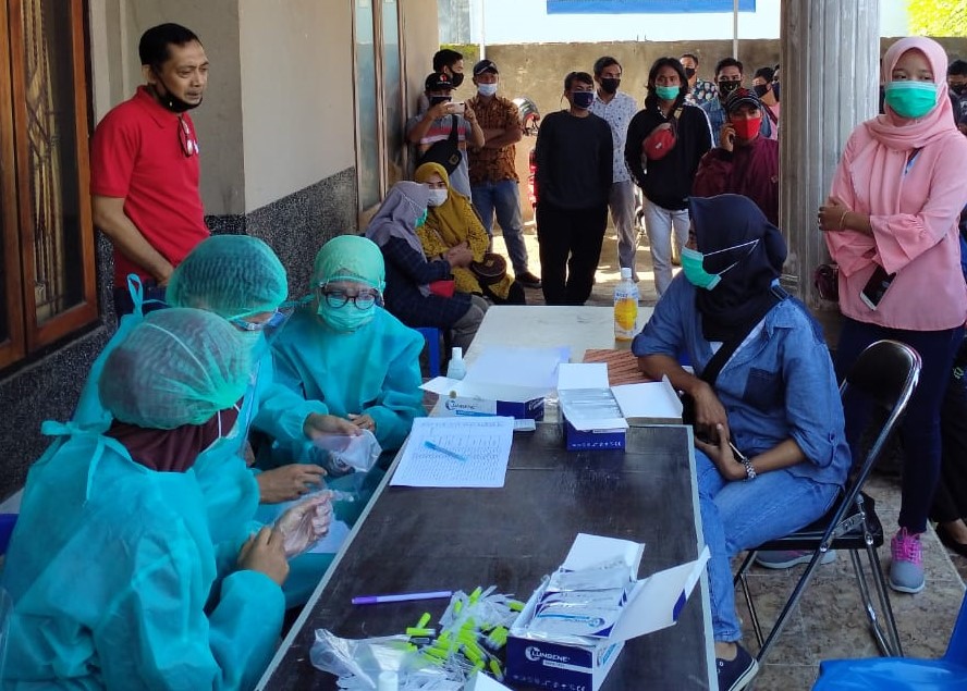 Bawaslu KSB Gelar Rapid Test Terhadap 291 Pengawas TPS.