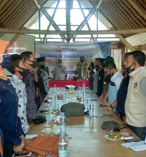 Bawaslu KSB Gelar Training Of Trainer Teknis Pengawasan Pungut Hitung.