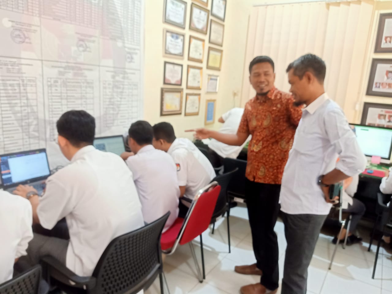 Bawaslu KSB Mengawasi Vermin