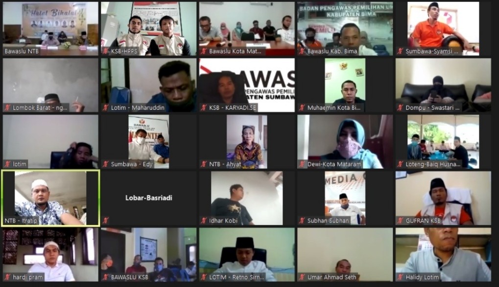 Ketua dan Anggota Bawaslu Kabupaten Sumbawa Barat Menghadiri Halal Bihal Secara Virtual
