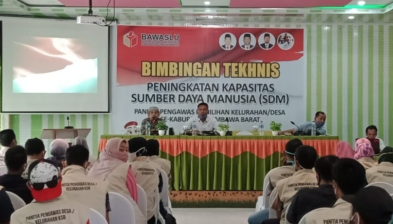 Bawaslu Sumbawa Barat Lakukan Bimtek Kepada Pengawas Desa.