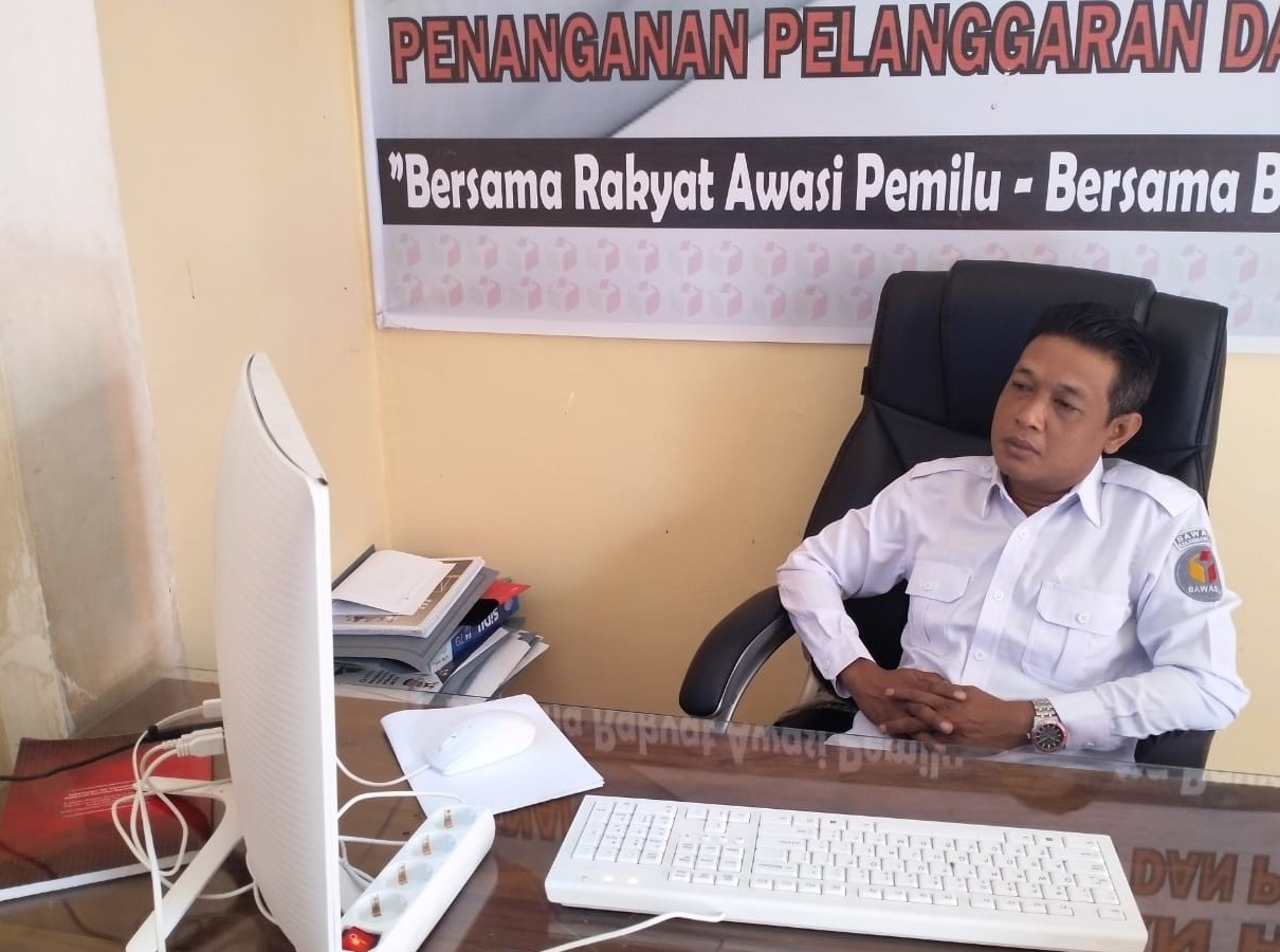 Menjawab Tantangan Penanganan Pelanggaran Ditengah Situasi Pandemi Covid 19, Bawaslu KSB Melaksanakan Rapat Kerja Teknis Bersama Panwascam.