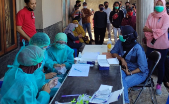 Bawaslu KSB Gelar Rapid Test Terhadap 291 Pengawas TPS.