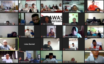 Ketua dan Anggota Bawaslu Kabupaten Sumbawa Barat Menghadiri Halal Bihal Secara Virtual